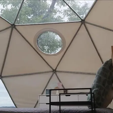 Stargazer Dome At Balaton בית נופש Szolad